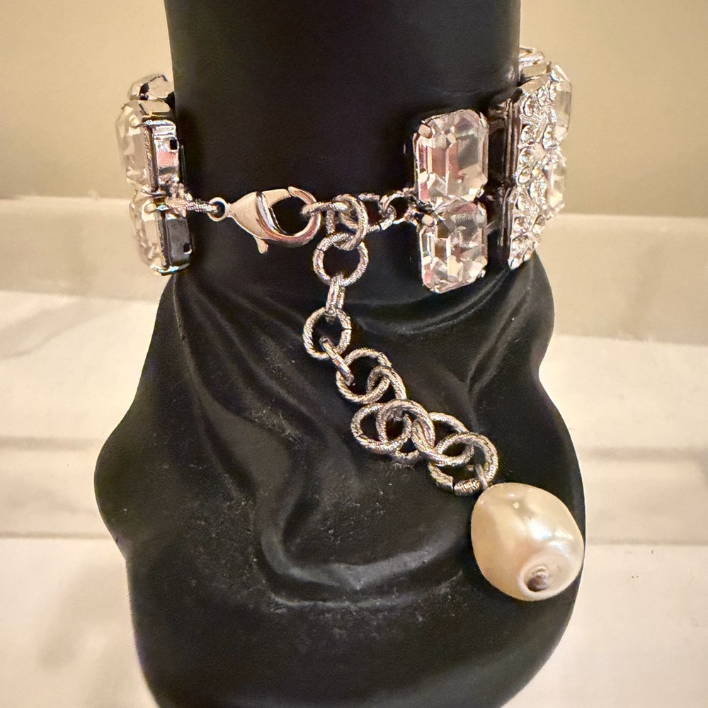 Dolce & Gabbana crystal Pearl Pendant Chain Bracelet - Picture 3 of 6
